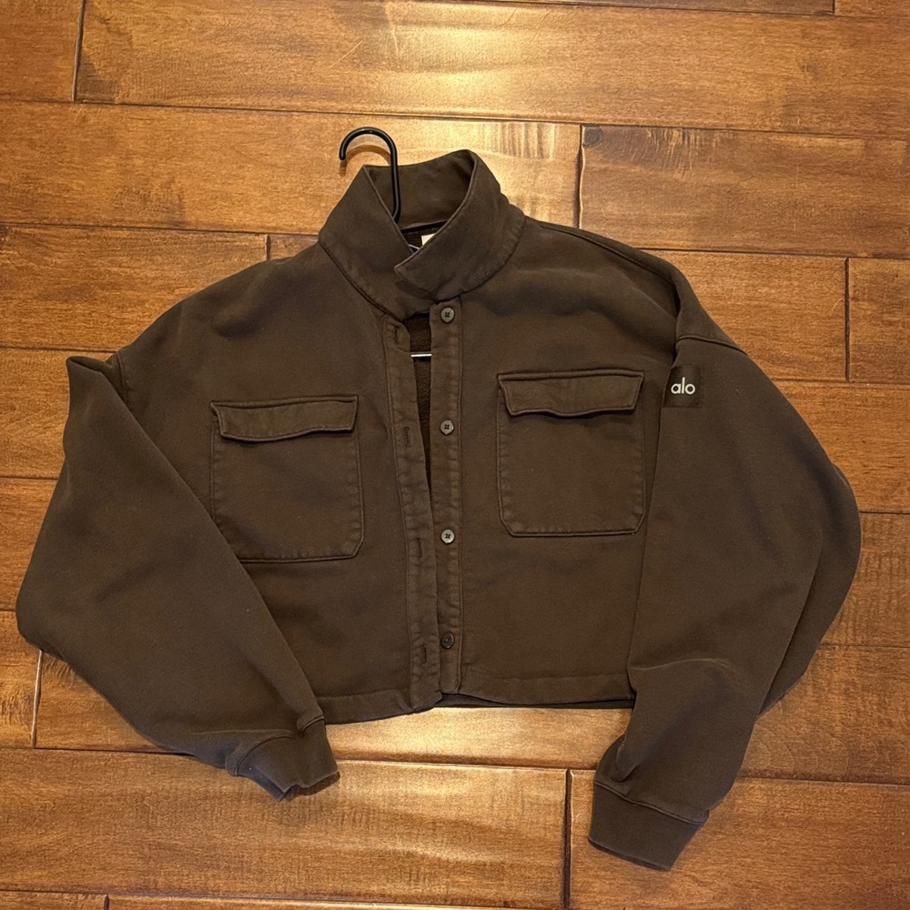 ALO Yoga Women’s medium Dark Brown Cropped Jacket